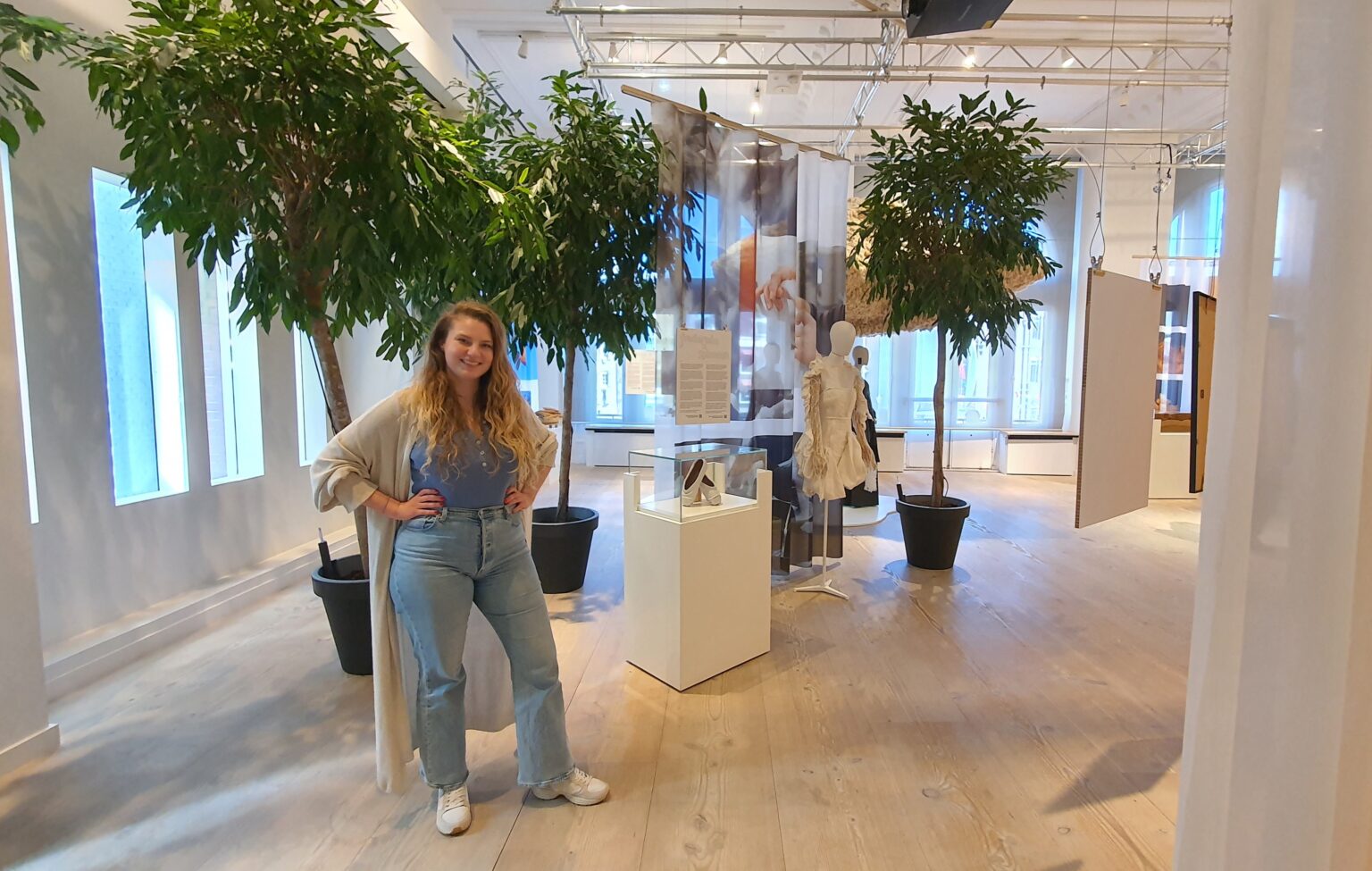 Green Light District - Katya Komlach, Museum Fashion For Good